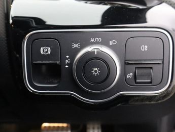 MERCEDES-BENZ A-CLASS 1.3 A180 AMG Line Edition (Executive) Hatchback 5dr Petrol 7G-DC