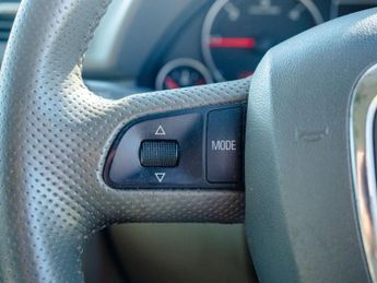 AUDI A4 AVANT 2.0 TDI S line Estate 5dr Diesel CVT (173 g/km, 138 bhp)