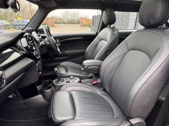 MINI Electric Hatch Cooper SE 32.6kWh Level 3 Hatchback 3dr Electric Auto 