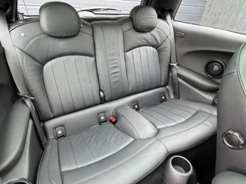 MINI Electric Hatch Cooper SE 32.6kWh Level 3 Hatchback 3dr Electric Auto 