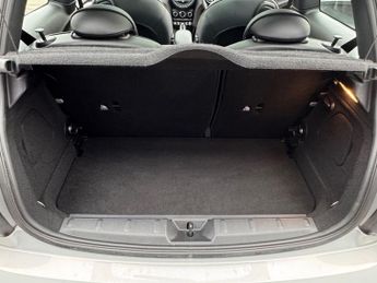 MINI Electric Hatch Cooper SE 32.6kWh Level 3 Hatchback 3dr Electric Auto 