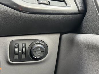 VAUXHALL CORSA 1.4i SE Hatchback 3dr Petrol Auto Euro 6 (90 ps)