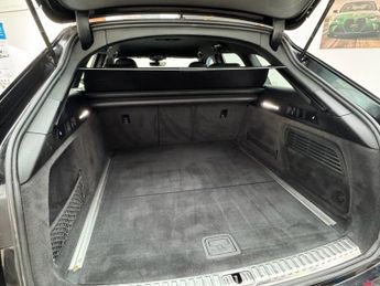 AUDI A6 AVANT 2.0 TDI 40 S line Estate 5dr Diesel S Tronic Euro 6 (s/s) (204 p