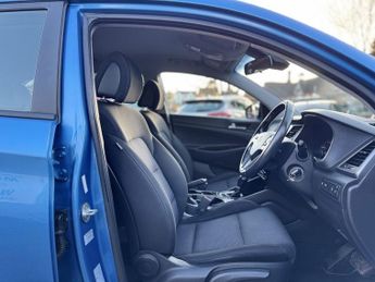 HYUNDAI TUCSON 1.7 CRDi Blue Drive SE Nav SUV 5dr Diesel DCT Euro 6 (s/s) (141 