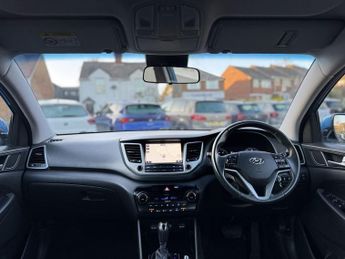 HYUNDAI TUCSON 1.7 CRDi Blue Drive SE Nav SUV 5dr Diesel DCT Euro 6 (s/s) (141 