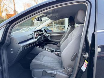 VOLKSWAGEN GOLF 1.5 eTSI MHEV Style Hatchback 5dr Petrol Hybrid DSG Euro 6 (s/s)