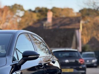 VOLKSWAGEN GOLF 1.5 eTSI MHEV Style Hatchback 5dr Petrol Hybrid DSG Euro 6 (s/s)