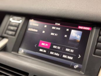 LAND ROVER DISCOVERY SPORT 2.0 TD4 HSE SUV 5dr Diesel Auto 4WD Euro 6 (s/s) (180 ps)