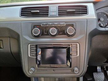 VOLKSWAGEN CADDY MAXI LIFE 5 Seat Auto Wheelchair Accessible Disabled Access Vehicle WAV