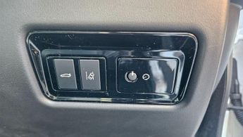 JAGUAR XE 2.0d Landmark Saloon 4dr Diesel Auto Euro 6 (s/s) (180 ps)