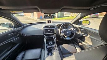 JAGUAR XE 2.0d Landmark Saloon 4dr Diesel Auto Euro 6 (s/s) (180 ps)