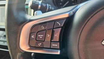 JAGUAR XE 2.0d Landmark Saloon 4dr Diesel Auto Euro 6 (s/s) (180 ps)