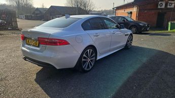 JAGUAR XE 2.0d Landmark Saloon 4dr Diesel Auto Euro 6 (s/s) (180 ps)