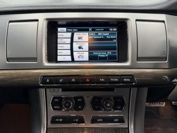 JAGUAR XF 2.2d R-Sport Saloon 4dr Diesel Auto Euro 5 (s/s) (200 ps)