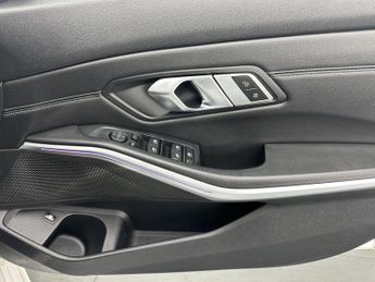 BMW 3 SERIES 2.0 330e 12kWh M Sport Saloon 4dr Petrol Plug-in Hybrid Auto xDr