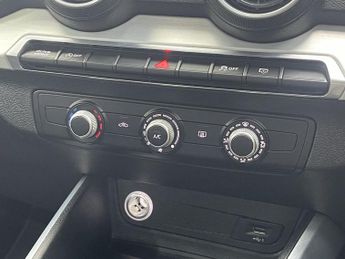 AUDI Q2 1.5 TFSI CoD 35 S line SUV 5dr Petrol S Tronic Euro 6 (s/s) (150