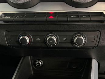 AUDI Q2 1.5 TFSI CoD 35 S line SUV 5dr Petrol S Tronic Euro 6 (s/s) (150