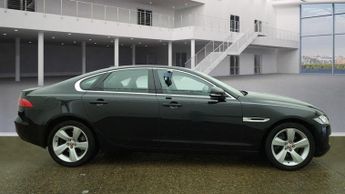 JAGUAR XF 2.0d Portfolio Saloon 4dr Diesel Auto Euro 6 (s/s) (180 ps)