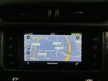 JAGUAR XF 2.0d Portfolio Saloon 4dr Diesel Auto Euro 6 (s/s) (180 ps)