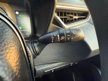 TOYOTA COROLLA 1.8 VVT-h Car Derived Van 5dr Petrol Hybrid CVT Euro 6 (s/s) (12