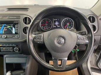 VOLKSWAGEN TIGUAN 2.0 TDI BlueMotion Tech Match SUV 5dr Diesel DSG 4WD Euro 5 (s/s