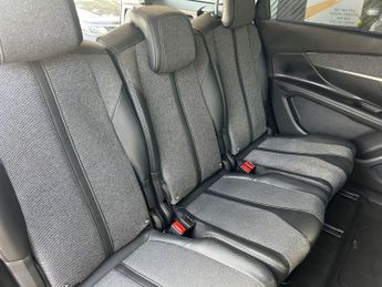 PEUGEOT 5008 1.6 THP Allure SUV 5dr Petrol EAT Euro 6 (s/s) (165 ps)