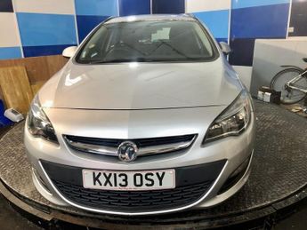 VAUXHALL ASTRA 1.6 16V Exclusiv Sports Tourer 5dr Petrol Auto Euro 5 (115 ps)