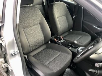 VAUXHALL ASTRA 1.6 16V Exclusiv Sports Tourer 5dr Petrol Auto Euro 5 (115 ps)