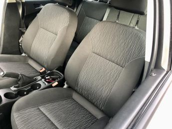 VAUXHALL ASTRA 1.6 16V Exclusiv Sports Tourer 5dr Petrol Auto Euro 5 (115 ps)