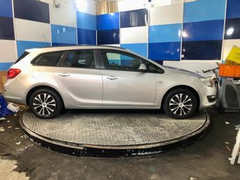 VAUXHALL ASTRA 1.6 16V Exclusiv Sports Tourer 5dr Petrol Auto Euro 5 (115 ps)