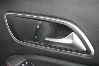 MERCEDES-BENZ CLA 2.1 CLA220d AMG Line Shooting Brake 5dr Diesel 7G-DCT Euro 6 (s/