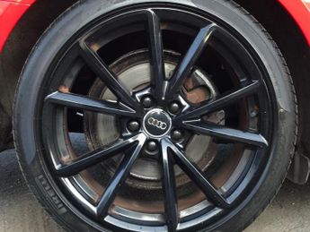 AUDI A4 AVANT 2.0 TDI Black Edition Estate 5dr Diesel Multitronic Euro 6 (s/s)