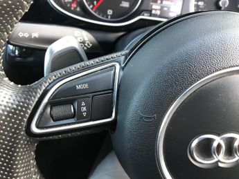 AUDI A4 AVANT 2.0 TDI Black Edition Estate 5dr Diesel Multitronic Euro 6 (s/s)