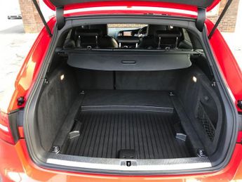 AUDI A4 AVANT 2.0 TDI Black Edition Estate 5dr Diesel Multitronic Euro 6 (s/s)