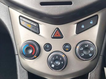 CHEVROLET AVEO 1.4 LT Hatchback 5dr Petrol Auto Euro 5 (100 ps)