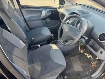 PEUGEOT 107 1.0 12V Urban Hatchback 5dr Petrol Manual Euro 4 (68 ps)