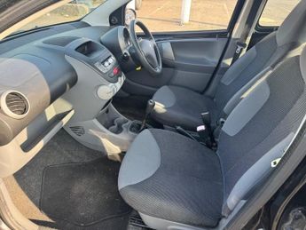 PEUGEOT 107 1.0 12V Urban Hatchback 5dr Petrol Manual Euro 4 (68 ps)