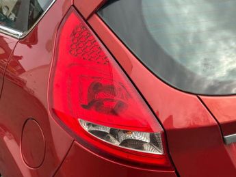 FORD FIESTA 1.4 Zetec Hatchback 5dr Petrol Automatic (154 g/km, 94 bhp)