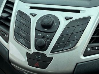 FORD FIESTA 1.4 Zetec Hatchback 5dr Petrol Automatic (154 g/km, 94 bhp)