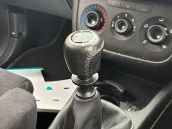 FIAT PUNTO 1.4 Easy Hatchback 5dr Petrol Euro 6 (s/s) (77 bhp)