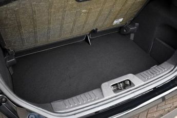 FORD FIESTA 1.6 TITANIUM 5 DOOR AUTOMATIC 104 BHP