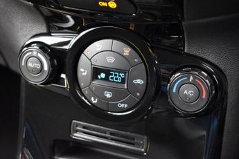 FORD FIESTA 1.6 TITANIUM 5 DOOR AUTOMATIC 104 BHP