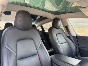 TESLA Model 3 (Dual Motor) Long Range Saloon 4dr Electric Auto 4WDE (346 ps)