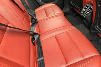 VOLVO XC40 1.5 T3 Inscription SUV 5dr Petrol Auto Euro 6 (s/s) (163 ps) Par