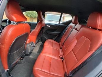 VOLVO XC40 1.5 T3 Inscription SUV 5dr Petrol Auto Euro 6 (s/s) (163 ps) Par