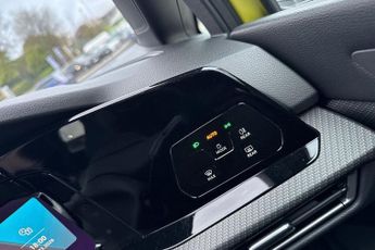 VOLKSWAGEN GOLF 1.5 eTSI MHEV R-Line Hatchback 5dr Petrol Hybrid DSG Euro 6 (s/s