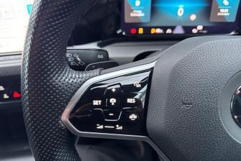 VOLKSWAGEN GOLF 1.5 eTSI MHEV R-Line Hatchback 5dr Petrol Hybrid DSG Euro 6 (s/s