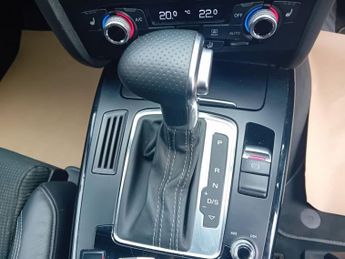 AUDI A4 AVANT 2.0 TDI Black Edition Estate 5dr Diesel Multitronic Euro 6 (s/s)