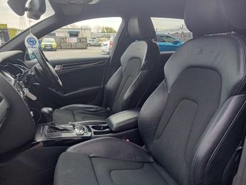 AUDI A4 AVANT 2.0 TDI Black Edition Estate 5dr Diesel Multitronic Euro 6 (s/s)