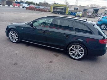 AUDI A4 AVANT 2.0 TDI Black Edition Estate 5dr Diesel Multitronic Euro 6 (s/s)